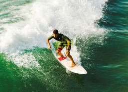 【华体会娱乐】冯伯元挥别江苏队，离别时刻，美好时光永驻心间