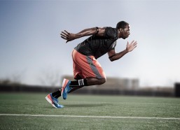 华体会官方-悬念终章？利物浦惨遭保级队痛击黯然出局，曼城苦战丢分拱手让权，阿森纳笑傲北伦敦登顶