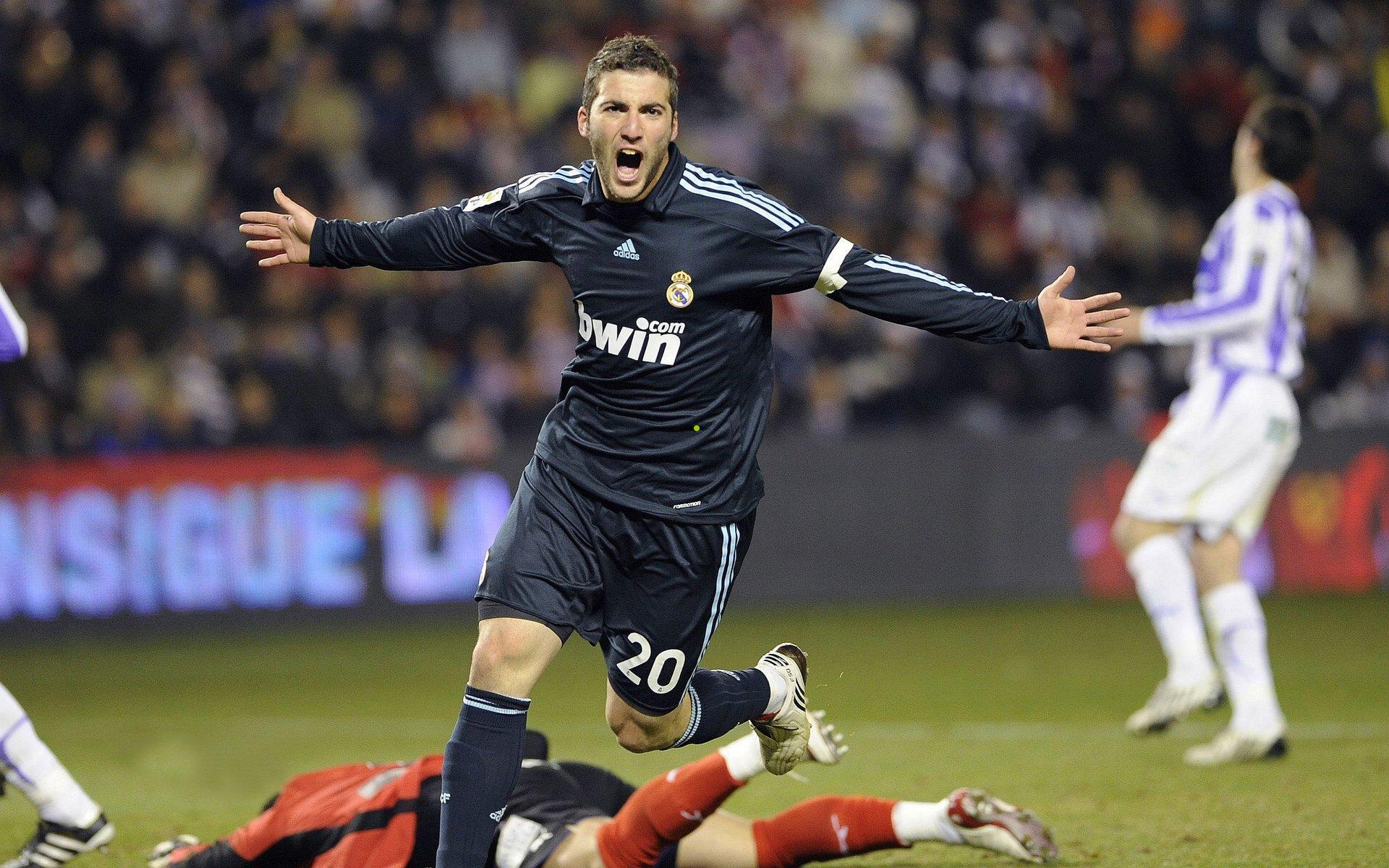 德转权威发布南美球员历史身价榜，维尼修斯2亿欧元登顶，梅西紧随其后